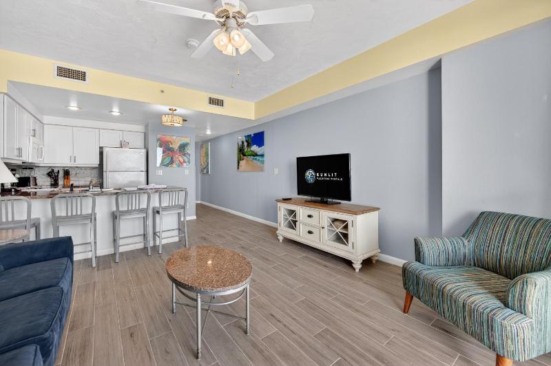 Saltwater Luxe at Ocean Walk - image 15