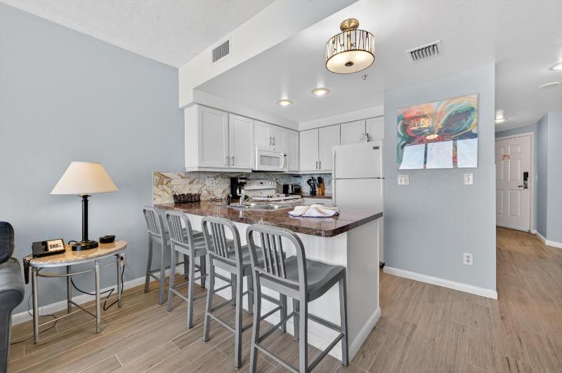 Saltwater Luxe at Ocean Walk - image 8