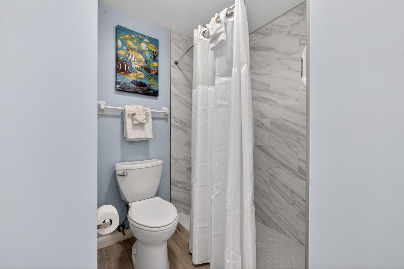 Saltwater Luxe at Ocean Walk - image 7