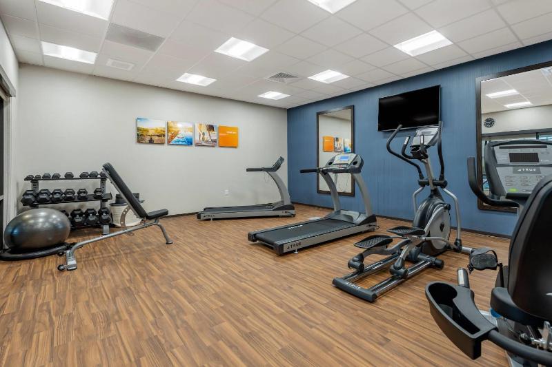 Comfort Inn & Suites Pittsburgh-Northshore - image 11