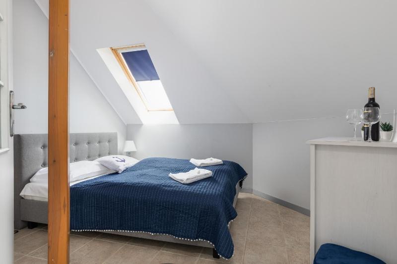 Przytulny Apartament Blisko Plaży by Noclegi Renters - image 30