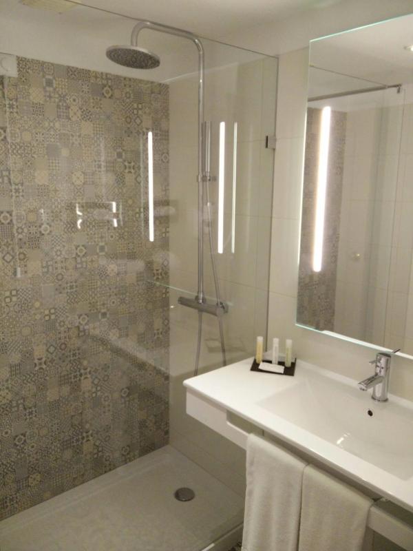 Superior Double or Twin Room with Sea View image 4
