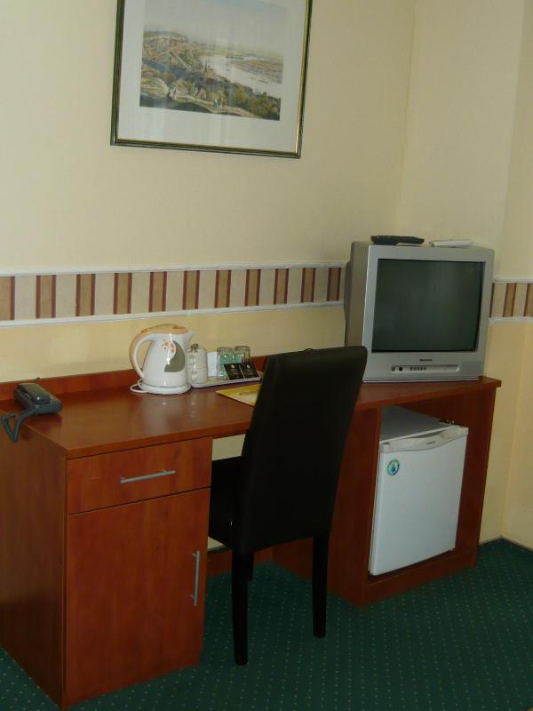 Double Room image 3