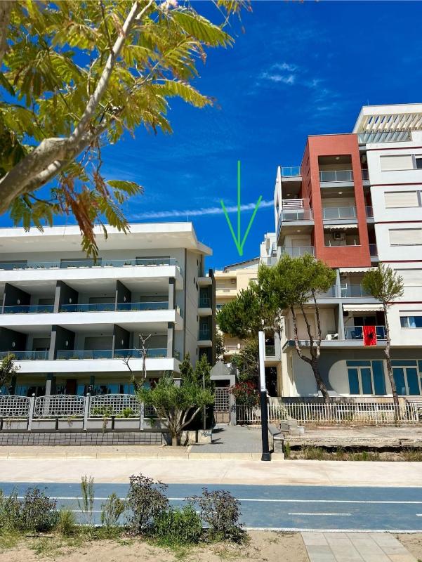 Beach Front 2BR Apartment - image 2