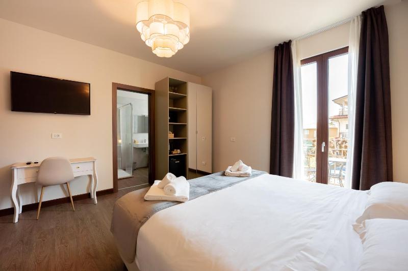 Hotel Gardenia Sirmione - image 32