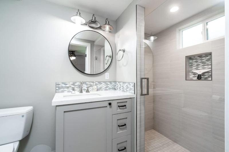 Remodeled Gem Balboa Island Beach House- 129 Opal home - image 14