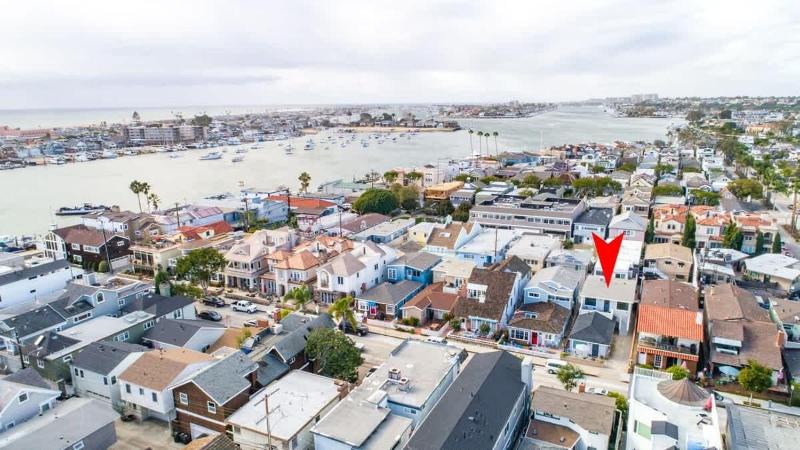 Remodeled Gem Balboa Island Beach House- 129 Opal home - image 16