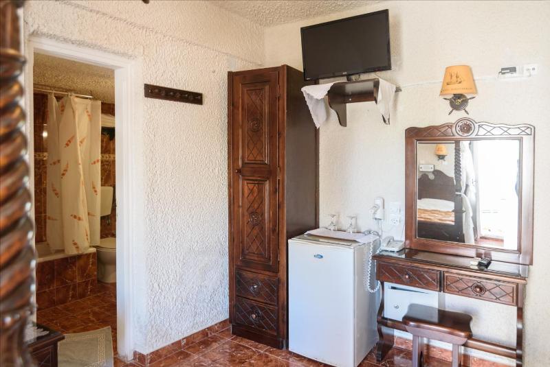 Double or Twin Room image 2