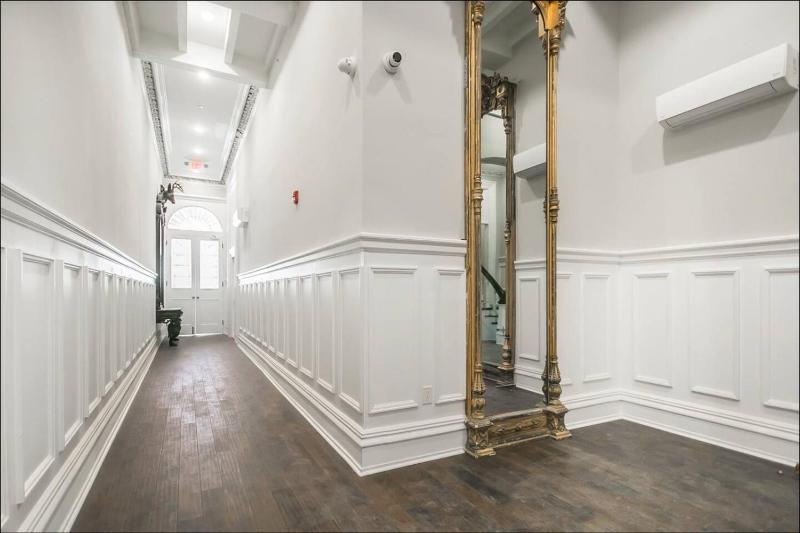 Juliet Balcony - Cute And Cozy Center City 1BR Apt - image 15