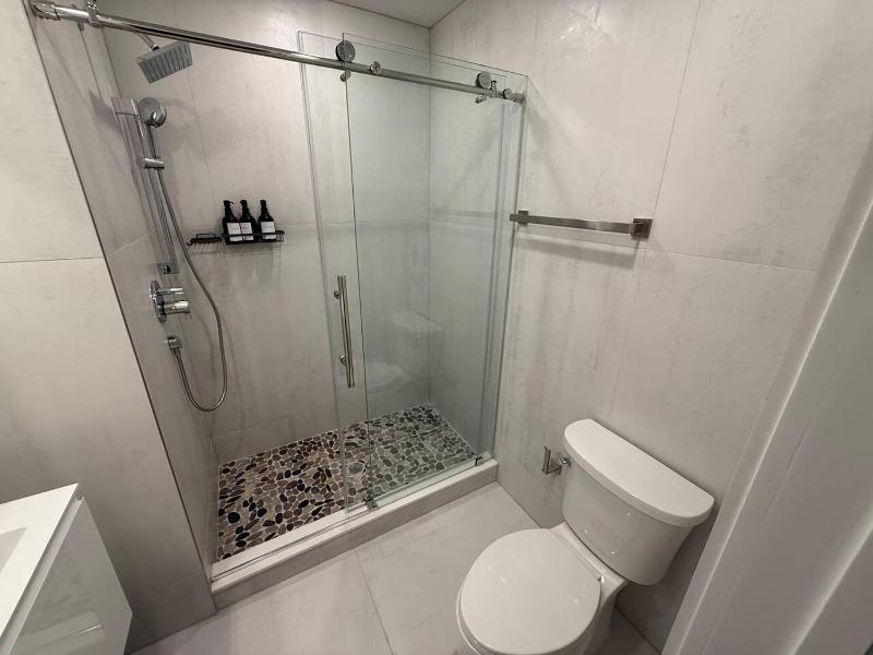Grand Luxury Center City 2BR and 2Bath Apartment - image 6