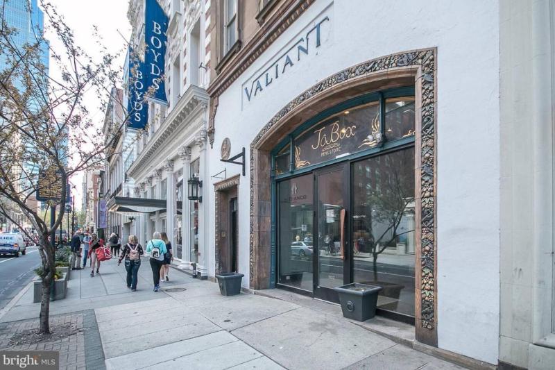 Grand Luxury Center City 2BR and 2Bath Apartment - image 16