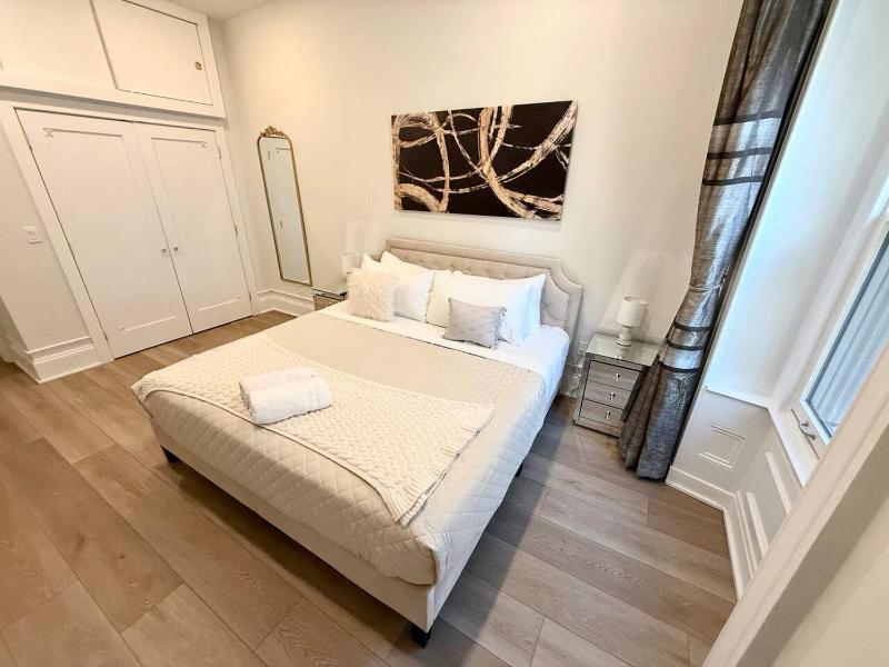 Grand Luxury Center City 2BR and 2Bath Apartment - image 8