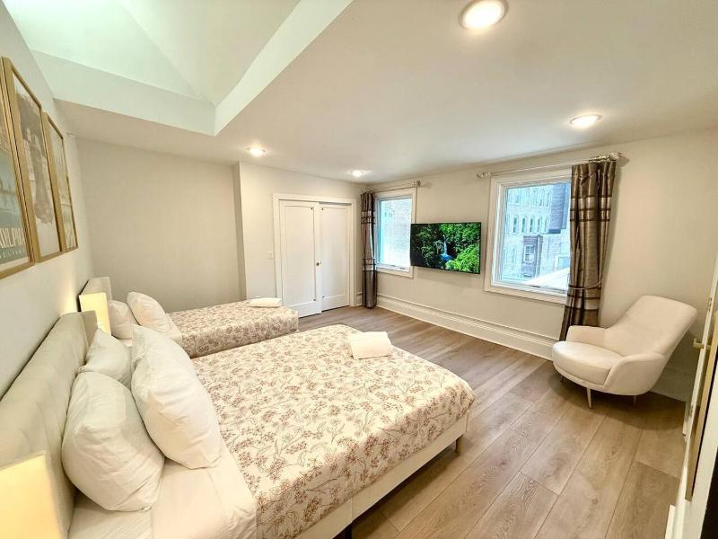 Grand Luxury Center City 2BR and 2Bath Apartment - image 14