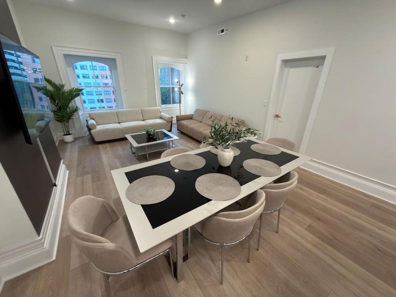 Grand Luxury Center City 2BR and 2Bath Apartment - image 5