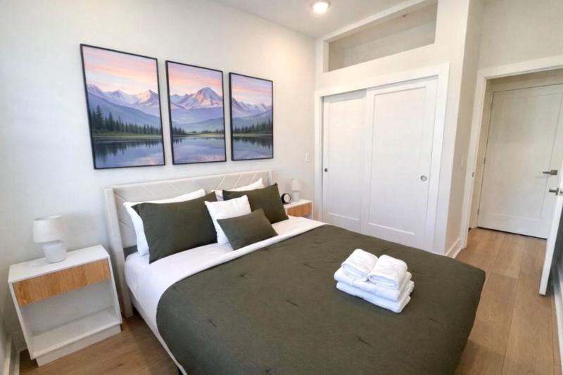 Classic Luxury and Comfy 1 BR Apt - Center City - image 7