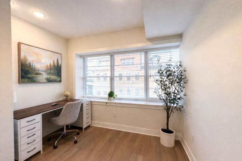 Classic Luxury and Comfy 1 BR Apt - Center City - image 13