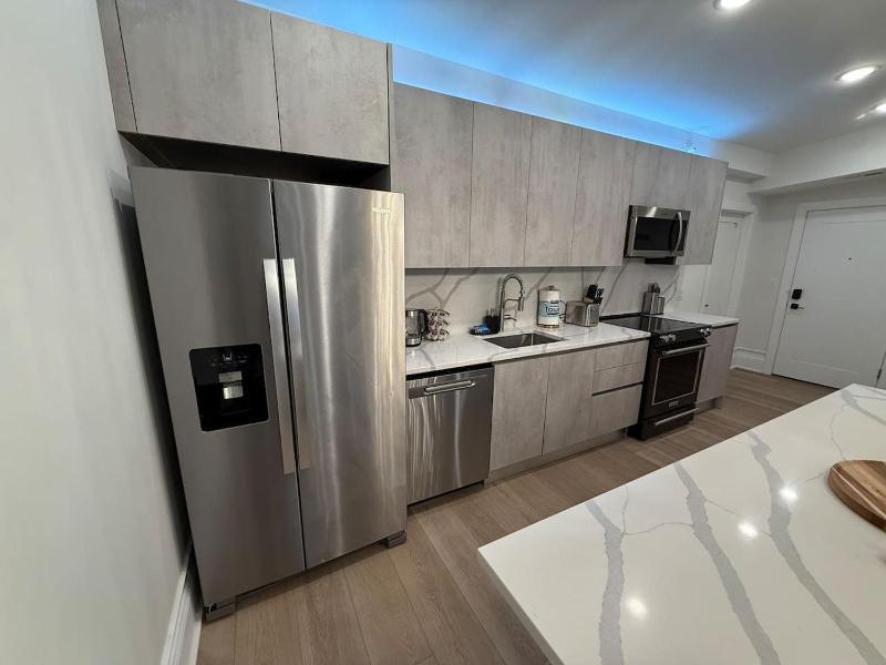 Luxury Chic Center City 2BR and 2Bath Apartment - image 9