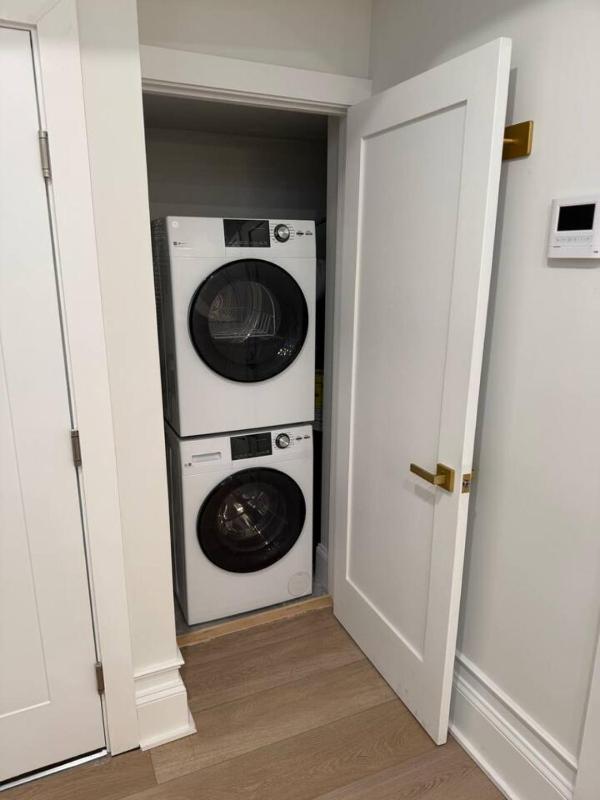 Luxury Chic Center City 2BR and 2Bath Apartment - image 8