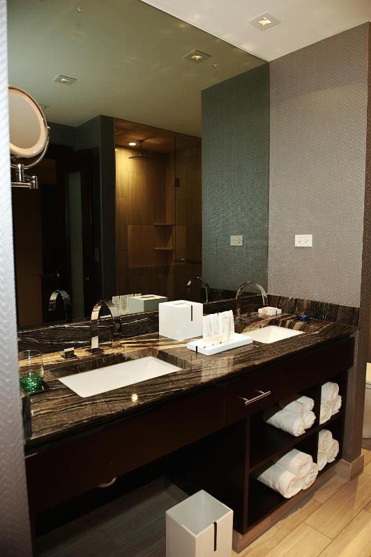 King Suite image 3
