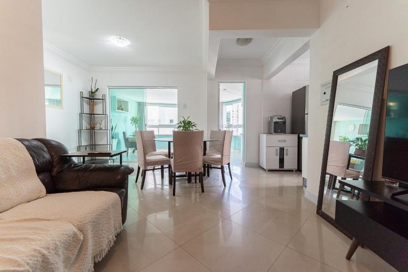 3 garagens com vista para Roda Gigante - image 1