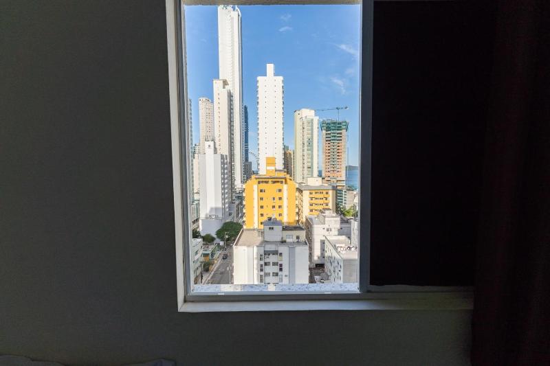 3 garagens com vista para Roda Gigante - image 43