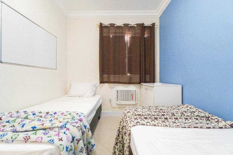 3 garagens com vista para Roda Gigante - image 19