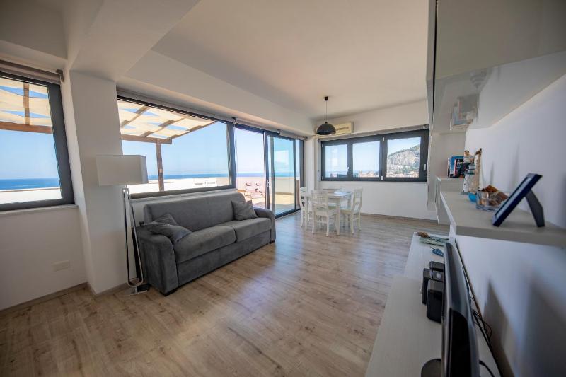 The best penthouse in Cefalù - image 4