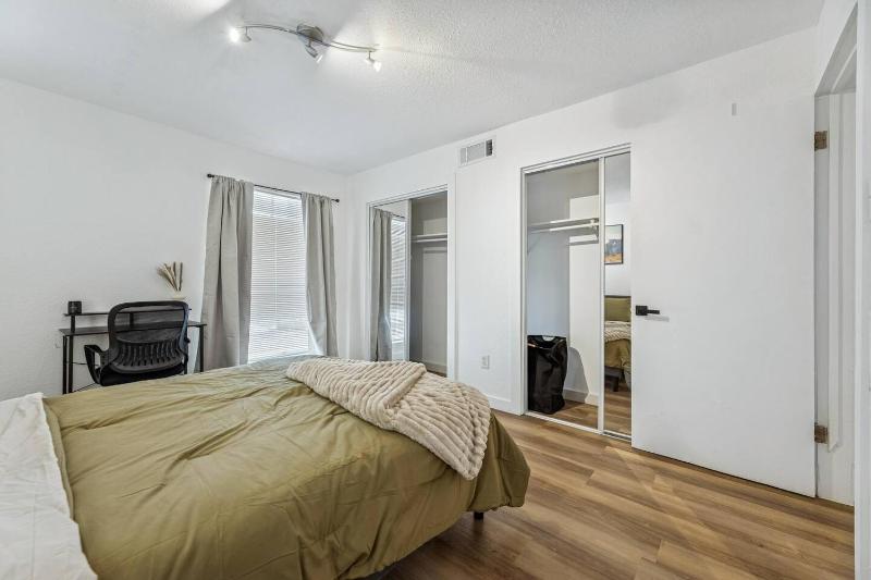 Dallas Cozy Hideway - image 3