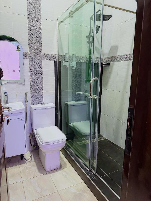 Bold 3 Bedroom Apartments - image 11