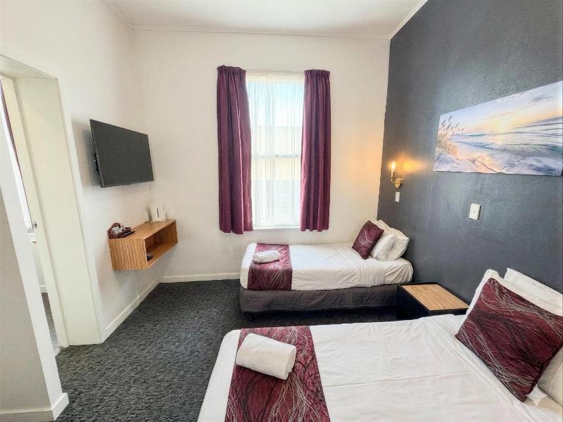 Halswell Lodge - image 40