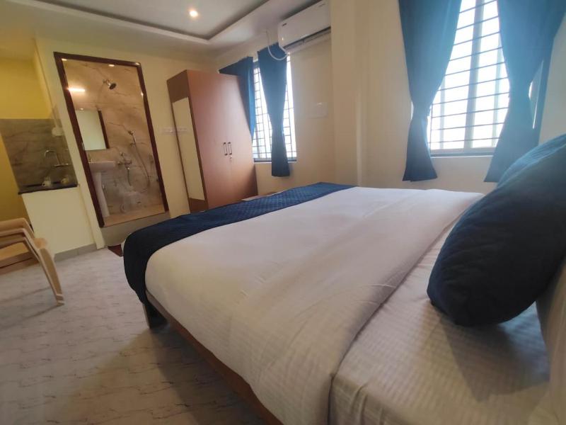 Royal Inn - image 7