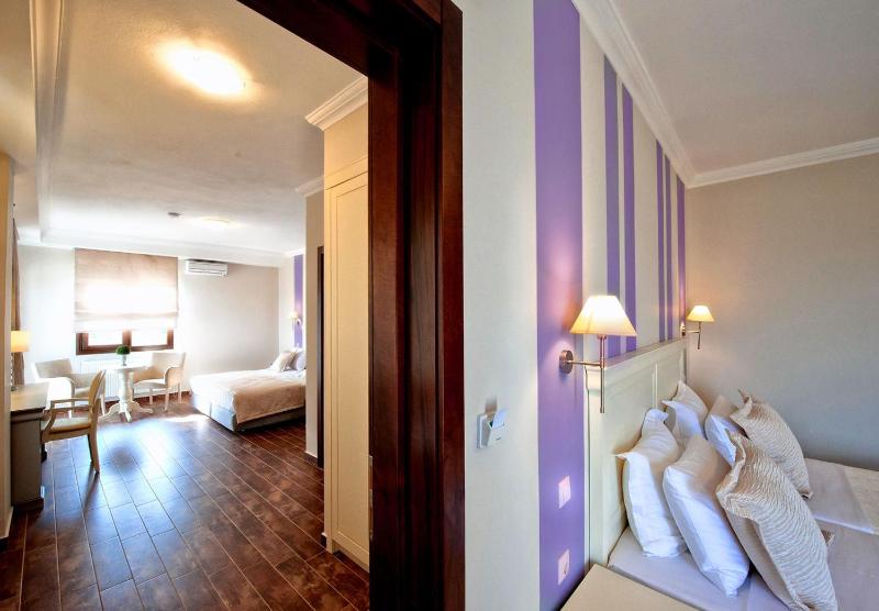 Family Interconnecting Room with Lake View image 3