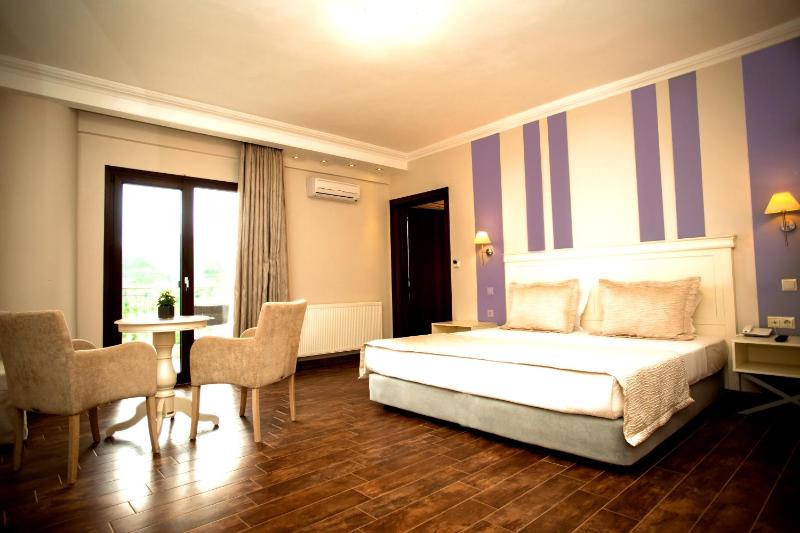 Family Interconnecting Room with Lake View image 2