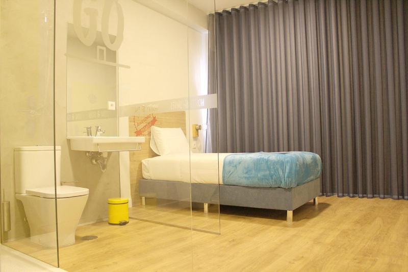 Single Room with Private Bathroom image 3