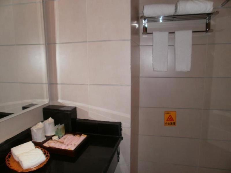 Shengshi Jinhua Hotel - image 8