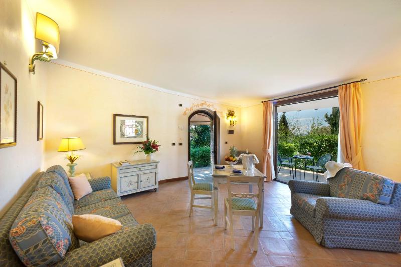 Classic Apartment image 4