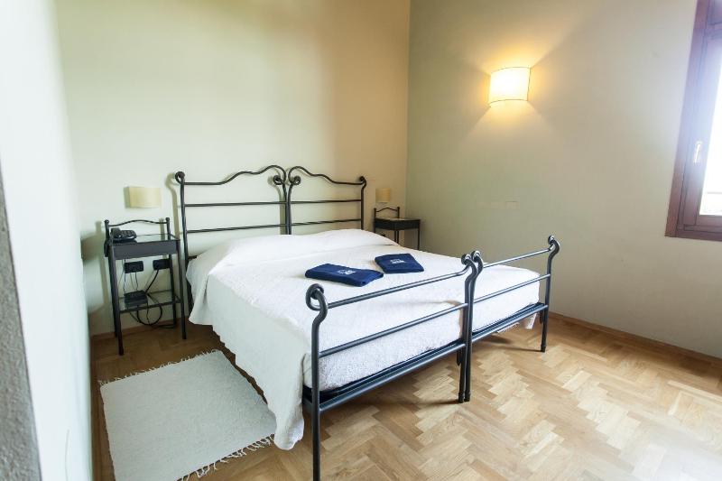 Double or Twin Room image 2