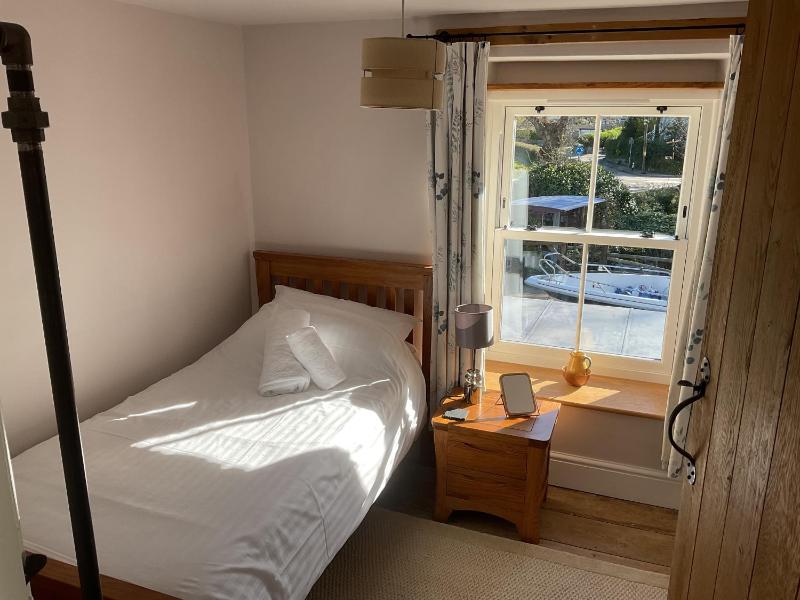 Woodbine Cottage - image 38