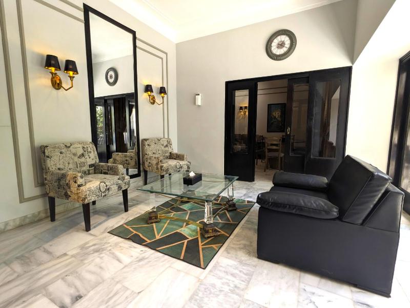 Ghumo x Bahadurabad Aga Khan Hospital - Ten Bedroom Private Villa - image 2