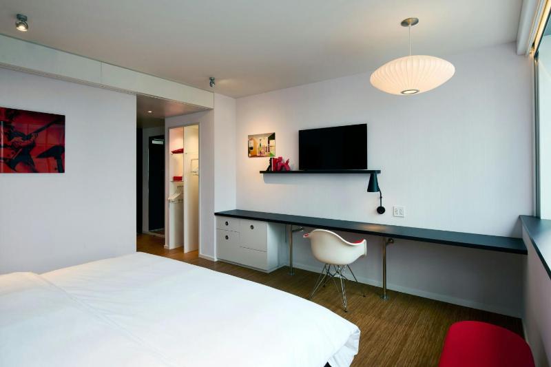 citizenM Austin Downtown - image 11