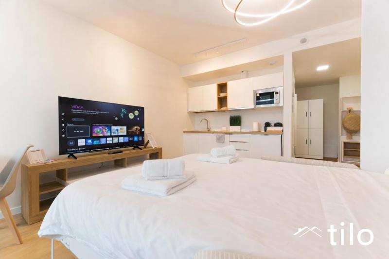 Waterfront Lux|Studio|A/C|Parking|GYM|Wifi By Tilo - image 9