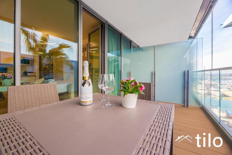 Waterfront Lux|Studio|A/C|Parking|GYM|Wifi By Tilo - image 12