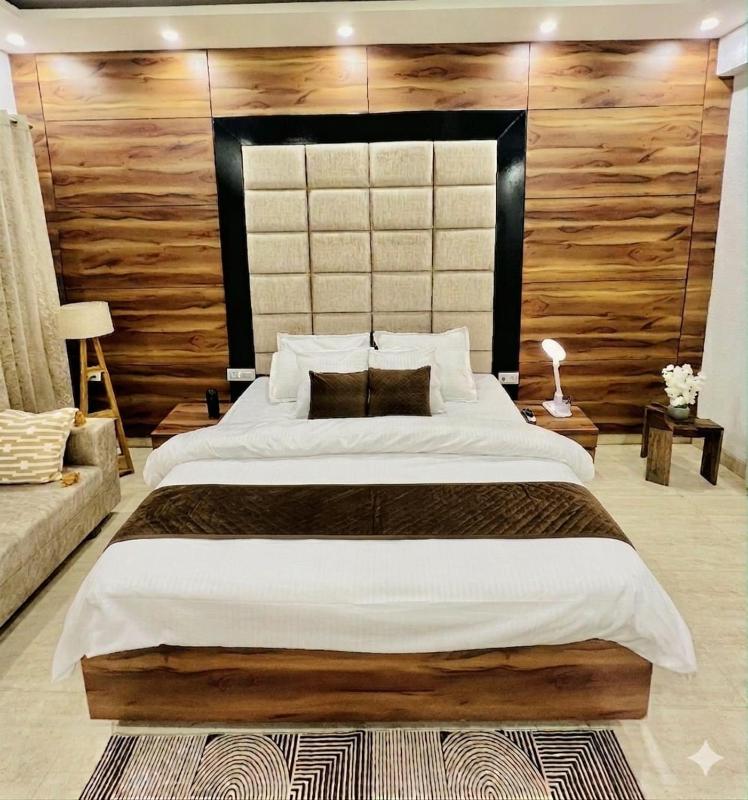 LuxuriousNoise-free 1BHKTapovanNear LaxmanJhula - image 4