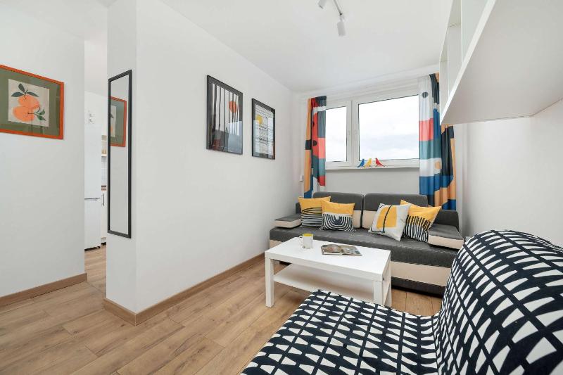 Miejski Apartament Blisko Aquaparku we Wrocławiu by Noclegi Renters - image 22