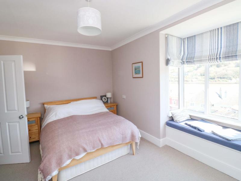 43 Sandquay Road - image 11