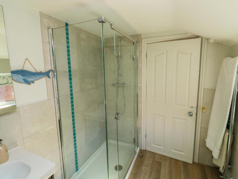 43 Sandquay Road - image 26