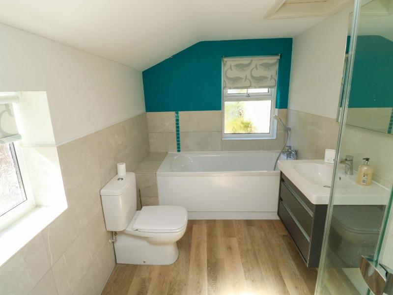 43 Sandquay Road - image 10