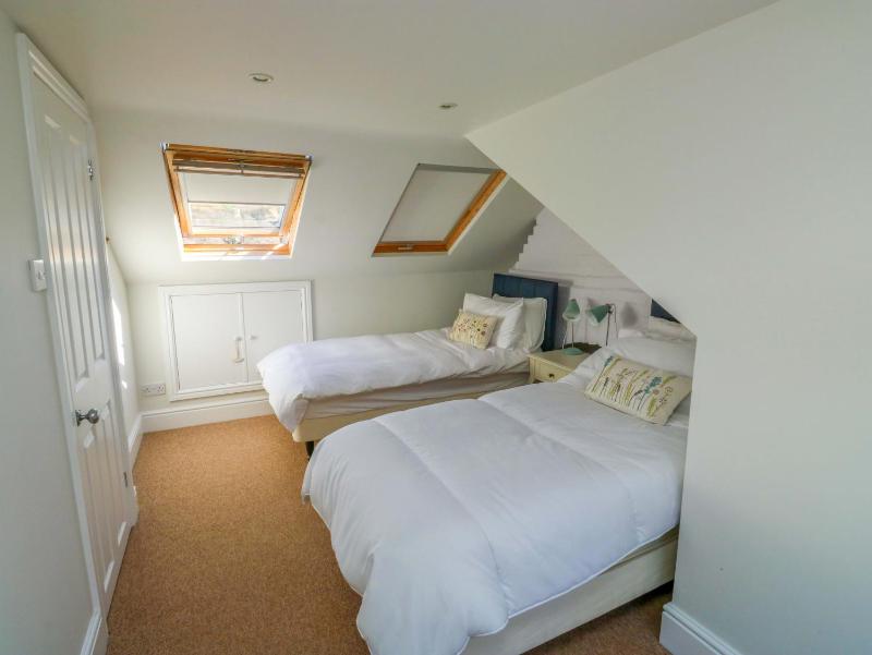 43 Sandquay Road - image 36