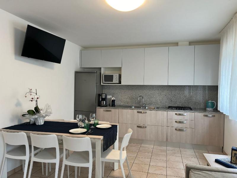 Modern flat 50mt from the beach - image 5