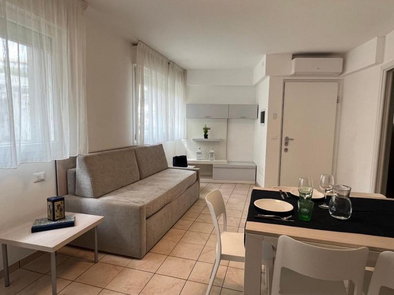 Modern flat 50mt from the beach - image 3